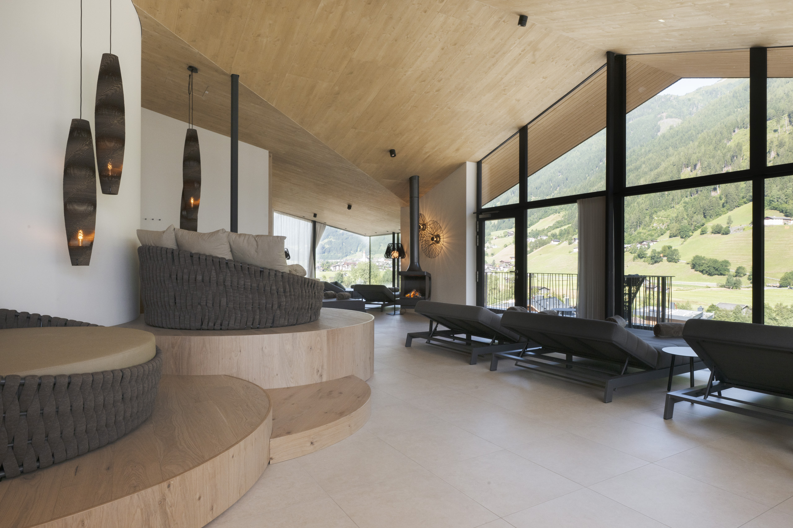 Panorama Bergblick aus der Wohlfühloase im ELVA Sky Spa